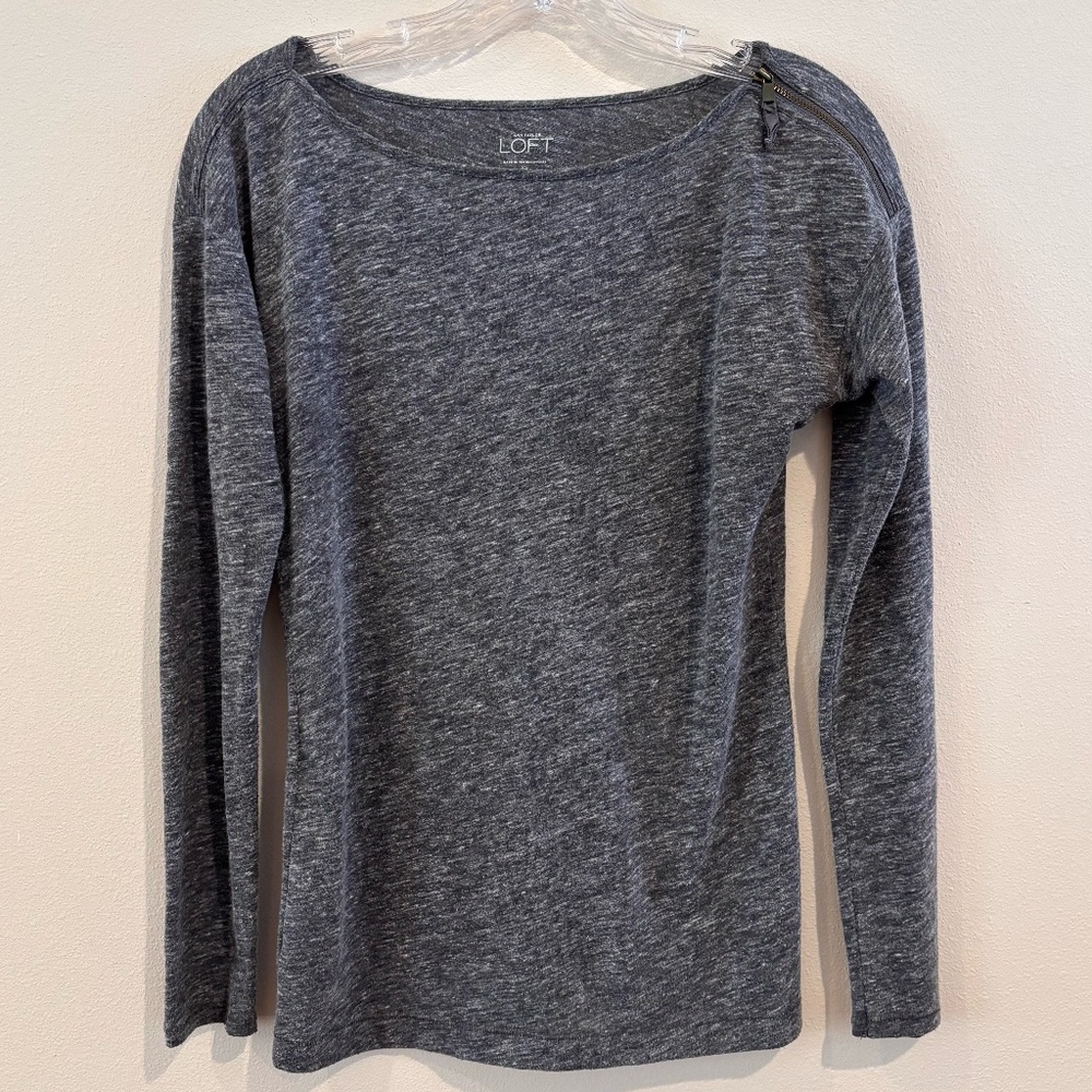 Ann Taylor Loft Women's Long Sleeve SZ XS Gray Top w/ Zipper Shoulder Accent